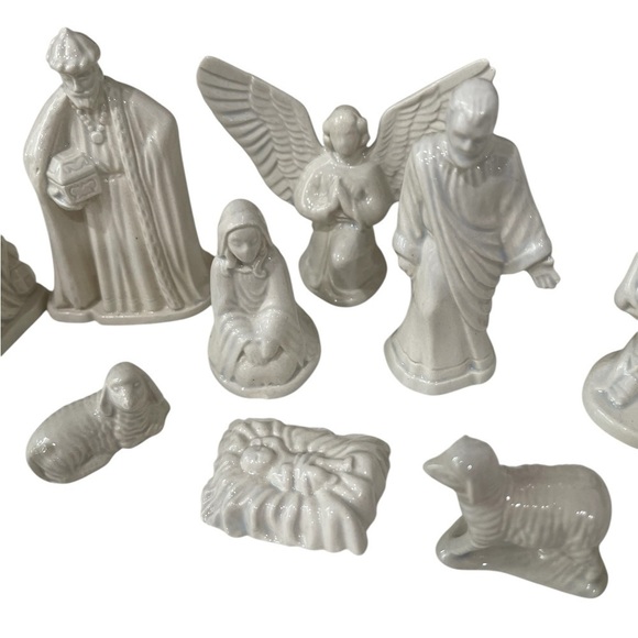 Nativity Scene M M Porcelain Set of 14 Joseph Mary Baby Jesus 2 to 3 1/2 inches - Picture 2 of 5